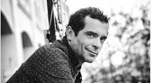 Καποιοσ γνωστοσ μου θεωρουσε τον χιτλερρ και τον σανταμ κατι σαν παντοδυναμα τερατα που ουτε η ατομικη βομβα δεν μπορουσε να τουσ πτοησει.εγω θεωρω ακριβωs ετσι τον βαρδινογιαννη με την τεθωρακισμενη του μερσεντα καθωs και τον πρεζεμπορο μαρινακη.αληθεια. Xrysh Bardinogiannh I Love Style