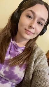 Kate Kelch's Instagram, Twitter & Facebook