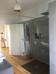 Beton Und Holz Im Bad Badezimmer Holzboden Badezimmer Schone Badezimmer