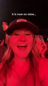 Riley Green with Hat