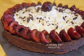 Une Foret Noire Non Une Tarte Non Une Foret Noire Non Une Tarte Okkkk Une Tarte Foret Noire Ou Presque Atelier De Brigitte Cuisine Recettes In 2020 Food Desserts Cheesecake