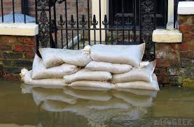 Apr 30, 2021 · traditional sand bags are an effective way to deflect water and help protect structures from flooding. What Are Sandbags Used For With Pictures