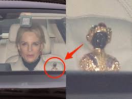 Jun 11, 2021 · a graduate of kent center school, brennan is an avidbirder and environmentalist. A Princess Wore A Racist Brooch To The Queen S Christmas Lunch
