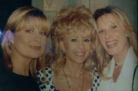 H O T G O S S I P :: Celebrity Fashion, Fitness, Health & Beauty by Sally  Farmiloe-Neville :: October 2007