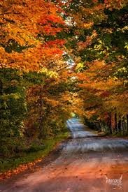 Colors Are Nice Around Middlebury Vt This Was Taken On The Snake Mountain Rd Autumn Scenery Weekend In New England New England Fall