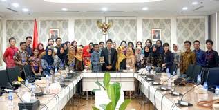 Bantuan permohonan insentif harapan siswa (ihs) dari yayasan pelajaran johor: Melihat Potret Pendidikan Anak Bangsa Di Negeri Malaysia