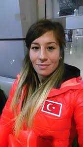Yasemin adar, sürpriz evlilik teklifi sonrası evlilik ne zaman? sorularına ise önünde çok önemli bir hedef olduğunu belirterek, 2020 tokyo olimpiyatı sonrası cevabını verdi. Yasemin Adar Vikipedi