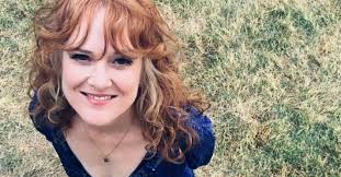 Mara Tremblay célèbre les 20 ans de Papillons avec les démos de l'album