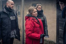 Die dreharbeiten zu der serie der pass fanden zwischen november 2017 bis april 2018 in deutschland und österreich statt und dauerten 81 tage. New Crime Series Der Pass On Sky Vantage Film