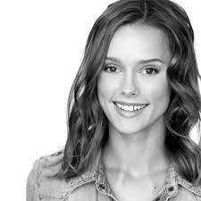 Brandi Lyons's Instagram, Twitter & Facebook