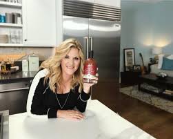 Trisha yearwood's pineapple iced tea is the drink of summer. Trisha Yearwood S Lifestyle Empire Breaks New Records With Top Holiday Drink
