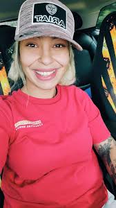 Ellena Collins's Instagram, Twitter & Facebook