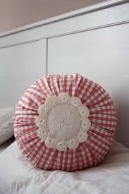 Tra gli accessori essenziali per un confort maggiore. Bardoczeva Parna Cuscini Cucire Cuscini Cuscini Shabby Chic