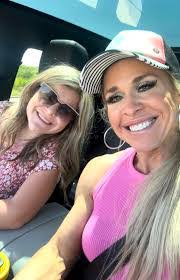 Amber Engle's Instagram, Twitter & Facebook