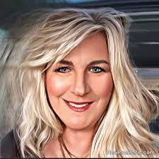 Amanda Batson's Instagram, Twitter & Facebook