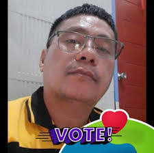 Angela Palmes's Instagram, Twitter & Facebook