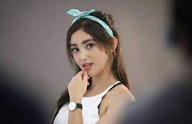 Wah ternyata ranty maria ada keturunan koreanya ya,, nama ayahnya lee ki. Ranty Maria Home Facebook