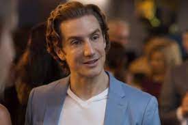 El artista llegó a este mundo el 5 de abril de 1981, por lo que actualmente tiene 40 años. Who Killed Sara Actors And Characters Who Is Who On The Mexican Netflix Series Who Killed Sara Fame