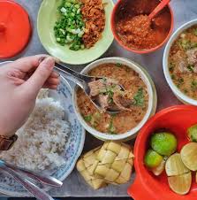 Daging sapi bawang bombay bumbu lada hitam rasanya maak nyuus. Resep Coto Makassar Kuah Kental Khas Sulawesi Selatan Enak Mudah