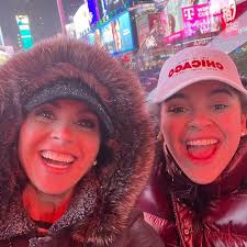 Lucero habla sobre la canción “Laberintos” 🎶 que canta junto a  @oficialmijares , tema principal de la novela #VelvetElNuevoImperio ✨🎬💖  @LuceroMexico #EnCasa con Telemundo