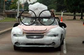 Weird News Weird Car Parade Mods Weird Cars Car Humor Funny Looking Cars