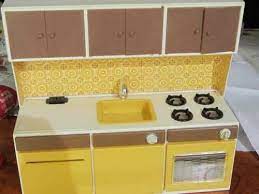 Metal play kitchen set from the 70 show. Toy Kitchen Sets 1970s Google Search Toy Kitchen Toy Kitchen Set Barbie Kitchen