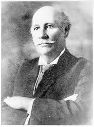 Vincent Hutton's Instagram, Twitter & Facebook