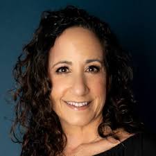 Shelly Strickler (@shelstrick)