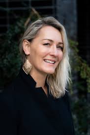 I love referrals!! If you know anyone who's looking to make a move and you  think I might be a match for them, please share my info. 503-926-6997