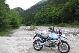 no 0463 ニックネーム さとくん メーカー名 車種 年式 bmw r1100gs 1998 アピールポイント 元々赤だった外装を 世田谷ベースカラーに塗装しました そこにステンシルで勤務しているバイクショップの名前とmotoser bike motorcycle moped