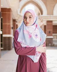 Kesan yang ditampilkan lewat warna. Tips Ootd Padu Padan Jilbab Pink Untuk Tampilan Manis