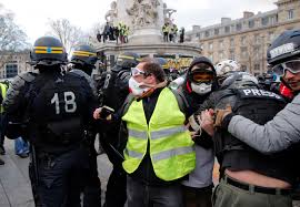Gilet jaune has 191,144 members. Notre Dossier Gilets Jaunes L Enracinement Dans La Duree Mediapart