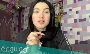 إن الطلاق بالثلاث ولو بكلمة واحدة يقع، فإذا قال لزوجته: Q Rj5vn 4maqjm