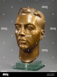 Sculpture cast in bronze hi-res stock photography and images