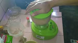 Langkah 1, haluskan daging dada ayam: Cara Membuat Bakso Ayam Kenyal Dengan Menggunakan Blender Youtube