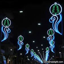 Holiday Pole Lights Ichristmaslight Part 2 Christmas Lights Outside Outdoor Christmas Lights Decorating With Christmas Lights