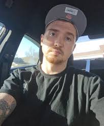 To the person that posted Ryan, I can't comment anonymously so I'm having  to make another post, I'm guessing you saw my post because you used the  same photo i did but