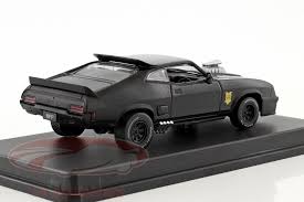 In the 1979 film mad max, the title character's black pursuit special was a 351 cu in (5.8 l) version of a 1973 ford xb gt falcon hardtop. Modellbau Ford Falcon Xb Gt Rot Mit Schwarz 1973 1 18 Greenlight Modell Auto Mit Oder Ohne Liang Rudolf