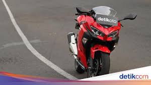 Kawasaki ninja 250 fi masih punya nilai jual tergolong tinggi. Mengenal Lebih Dalam Ninja 250 Begini Spesifikasi Dan Harganya