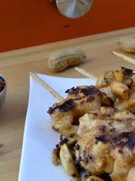 Brochettes De Poulet Croquantes Au Beurre De Cacahuete Brochette Poulet Poulet Au Beurre De Cacahuete Beurre De Cacahuete
