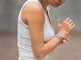 Essential Tremor Causes Symptoms And Treatments Essential Tremors Essential Tremor Treatment Tremor
