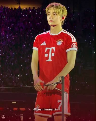 During Night 2 of bts concert in munich, @thv shocked the entire stadium by stepping out in a classic red FC Bayern Munich jersey. Instead of just performing, he brought a football