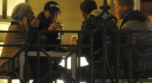 Οι διαθέσιμοι σταθμοί απεικονίζονται στο χάρτη με κίτρινες και κόκκινες κουκκίδες. Mpainei Sto Klima Me Mpyres O Klop Podosfairo Agglia Sport Fm Gr Bwinspor Fm 94 6