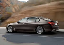 Es handelt sich hierbei nicht um ein lackiertes chromemblem, bei dem schon nach kurzer zeit der lack abblättert, sondern um ein wertiges zubehörteil, dessen kern aus schwarzer plaste besteht. Auto Reise Creative Bmw M760li Xdrive