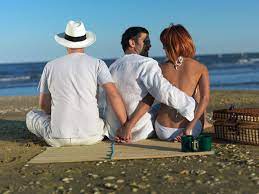 Your friend is finally going to meet the person you've been dating. Why Double Dating Is Dangerous Boldsky Com