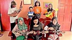 Your current browser isn't compatible with soundcloud. Suasana Di Hari Raya Ukulele 2013 By Bosskhuz