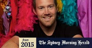 Eddie Perfect joins the Play School team