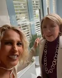 Y con la ayuda de Dios y para cerrar con broche de oro los lindos festejos  por mi cumpleaños 70 justo pensé en un desayuno ya que por cumplir el 24 de  diciembre sería complicado me dijeran que si, ...