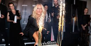 October 22 at 2:27 am ·. Simona Krainova Uvedla Svuj Kalendar F K The Age Pokrtily Ho Lucie Bila A Marta Jandova Cervenykoberec Cz