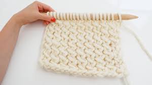 4 livres de laine mérinos ultra douces qui ambulent tutoriel photo avec des instructions pour faire la couverture aiguille de feutre d'aiguille pour joindre des extrémités lien vers la classe vidéo sur skillshare pour que vous regardiez à la maison. Tricot Apprendre A Tricoter Le Point Croise Youtube